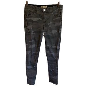 Democracy Ab Technology Shades of Gray Camouflage Pants. Size 8.